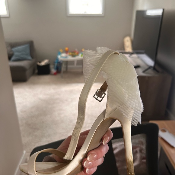Bridal bow heels - Picture 4 of 5
